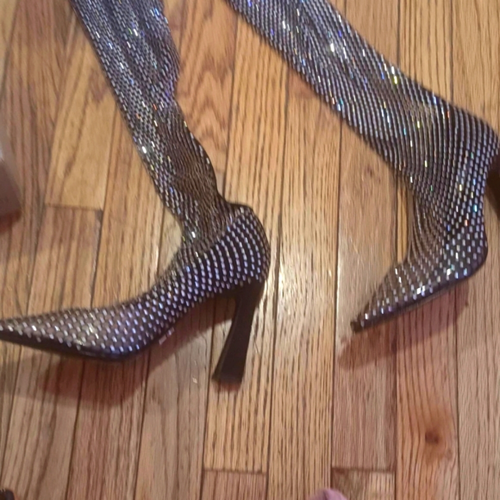 Steve Madden Glittering Black and Silver Heels - Picture 6 of 9